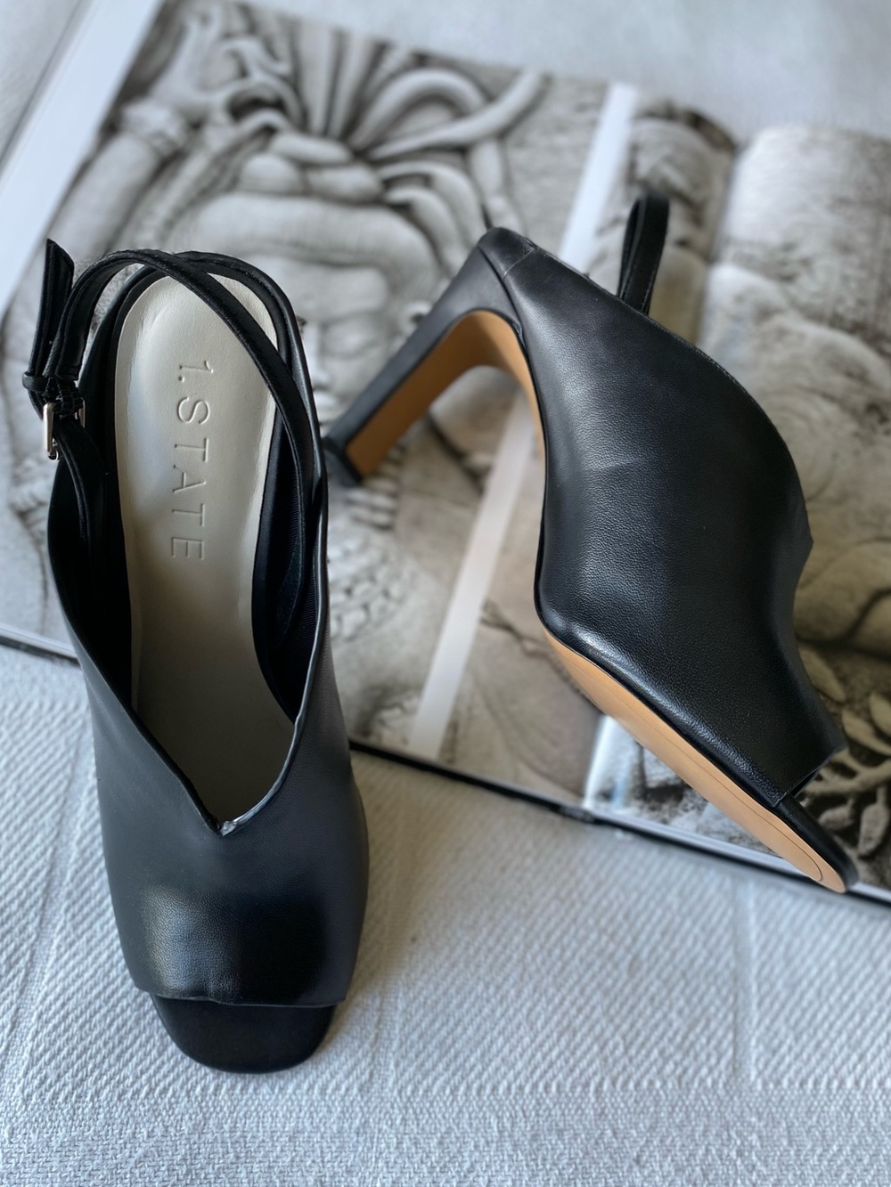 1. State Pettle Slingback Black Leather Casual Sandal Women’s sz 9